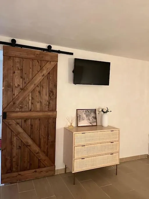 Appartement Rdc En Bas De Villa Avec Chambre Le Val