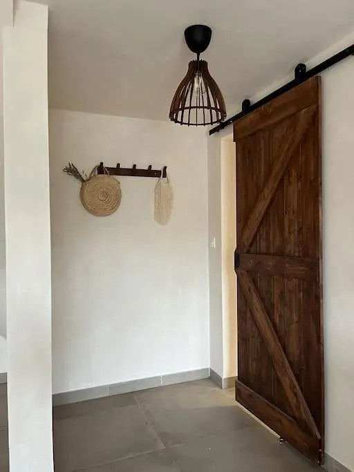 Appartement Rdc En Bas De Villa Avec Chambre Le Val 0*,  フランス