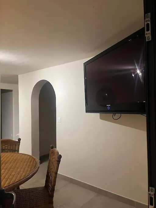 Appartement Rdc En Bas De Villa Avec Chambre Le Val 0*,