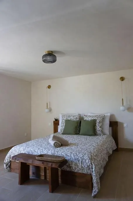 Appartement Rdc En Bas De Villa Avec Chambre Le Val