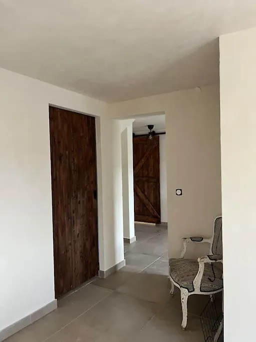Appartement Rdc En Bas De Villa Avec Chambre Le Val